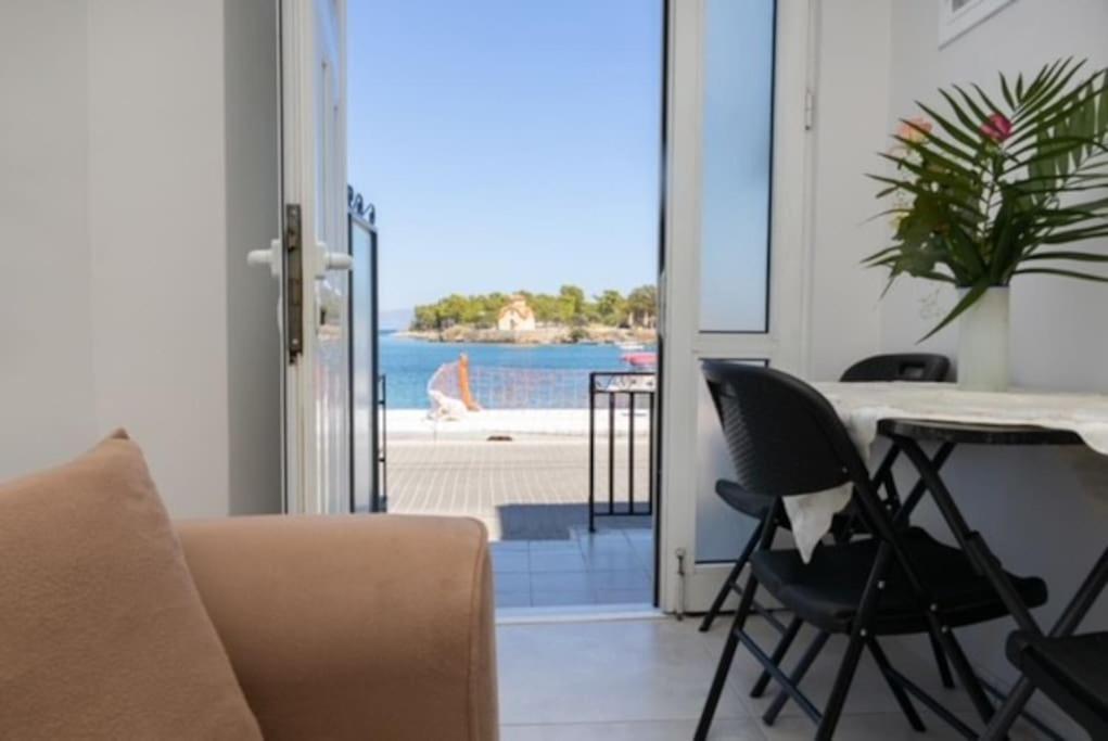 Aigli Guest House Gytheio Exteriör bild